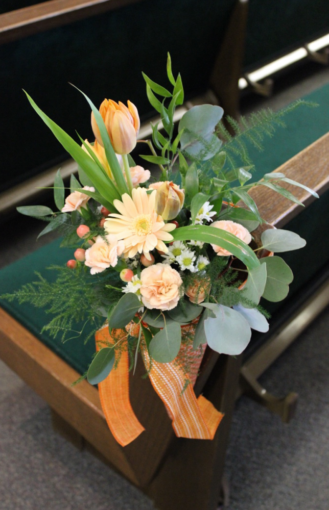 Kutzler bouquets, pew (1 of 1)